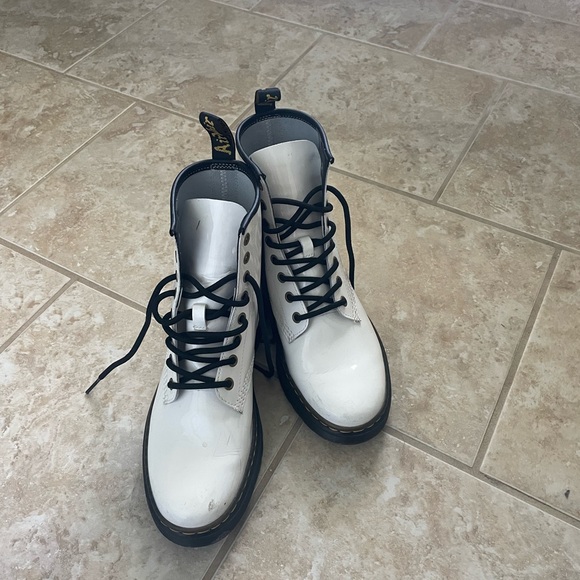 White docs - Picture 5 of 6